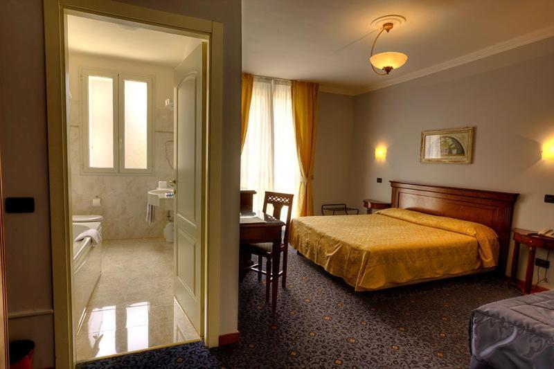 Hotel Castello Modena Cameră foto